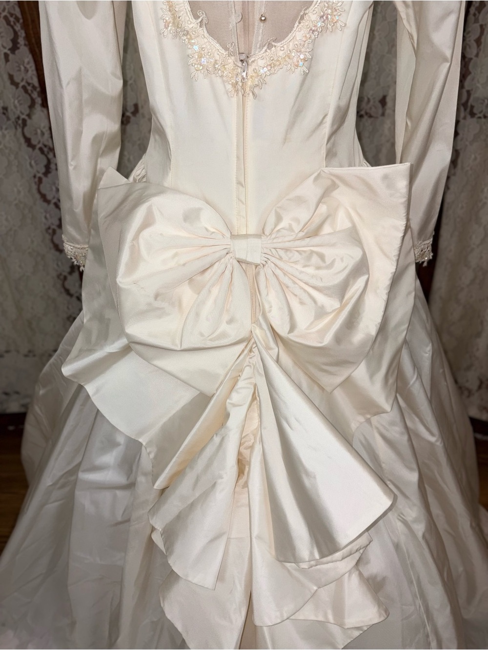 Fabulous Vintage 90s Jessica McClintock Taffeta Wedding Gown - Picture 8 of 11